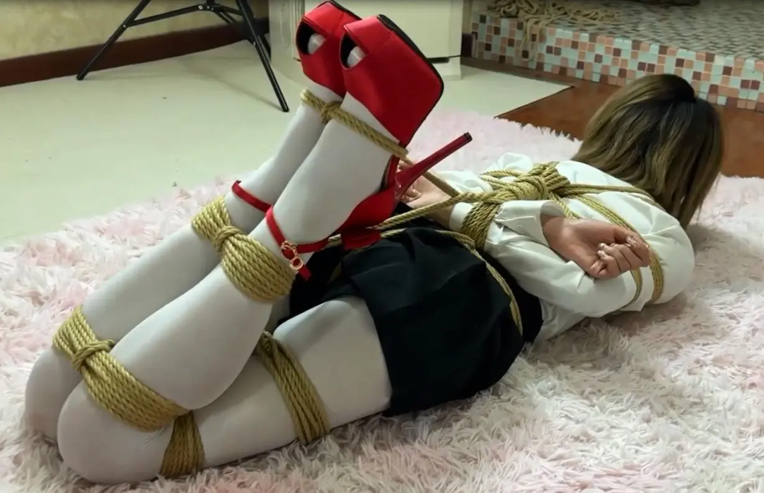 贝特定拍，jk制服驷马捆绑-5