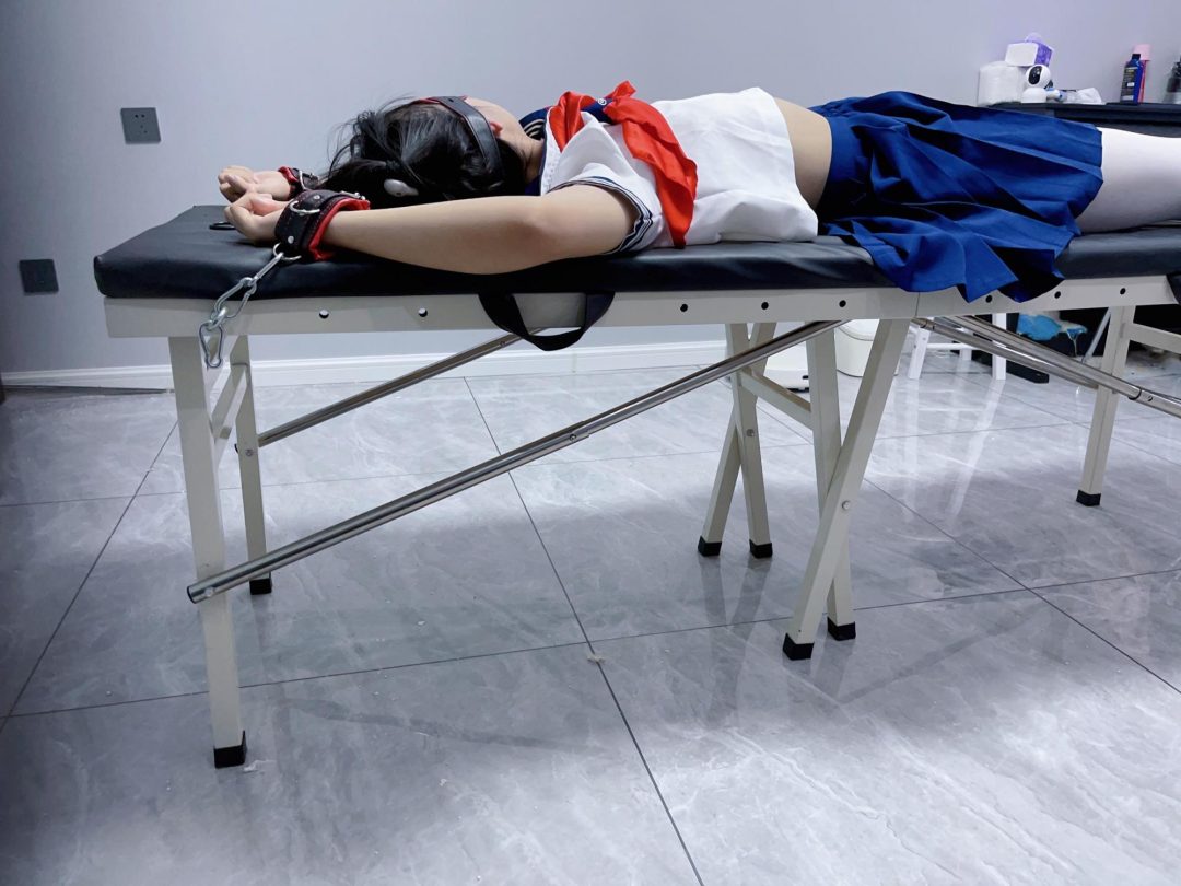 新模糖糖TK初体验！妹子超级怕痒，被绑在痒刑床上挣扎到刑床移动！刑床驾驶员！挠到哭泣崩溃瘫软！好久没挠的这么爽了！-9