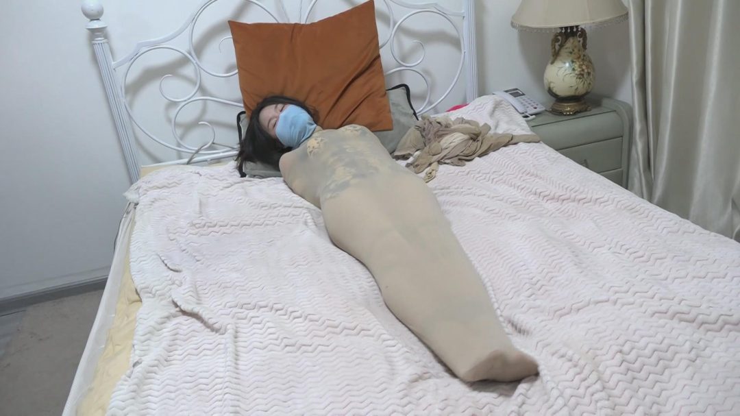 猎美陷阱·丝袜包裹的美女蚕-9