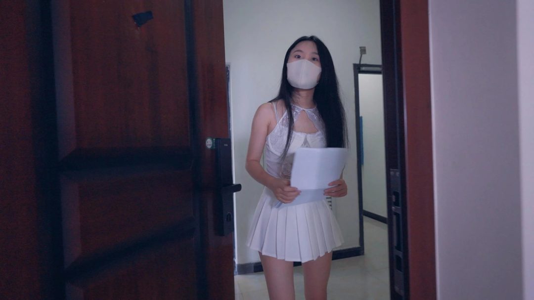 《应聘的女模特》上门应聘模特，谁知对方是一个丝袜控，看着女主骚气的大腿，被迫换上丝袜揉捏疯狂挠痒丝足丝腿，SP，并腿绑住放上大腿，女主不停反抗可无济于事-3