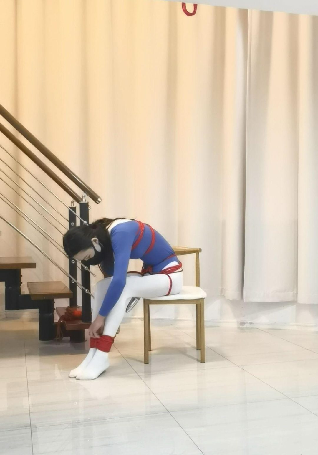 体操服后手吊自缚-2