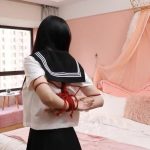长腿少女绝对真实脱缚挑战2！