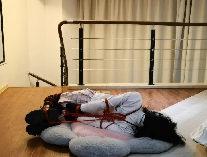 并腿直臂驷马自缚教程-1