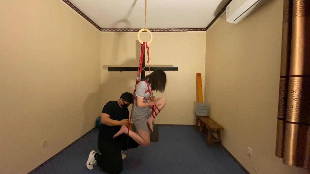 夏可体验四种姿势吊缚-3
