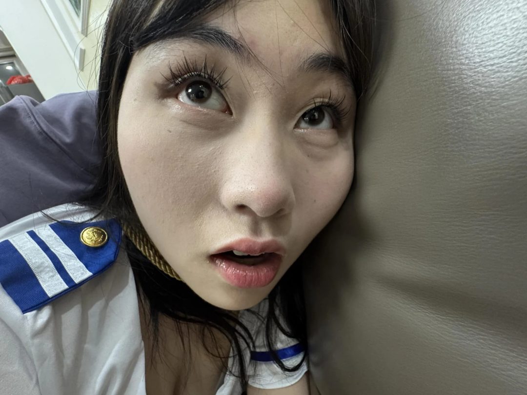 勒掐反击女S上司 空姐 恋足 挣扎 凌辱 勒颈 挑逗 玩弄 脚趾 颈缚 闻脚-2