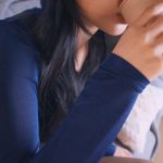 定拍 《女侦探的考验》喝完水憋着尿意不能上厕所，缠着麻花腿强制 三次才满足