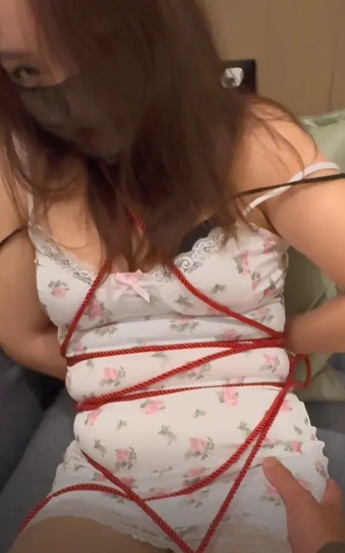 皮卡丘戏弄楚楚可怜的美艳少妇（1）-2