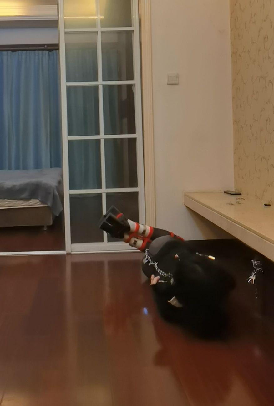 差点翻车蹦不起来又要主动摔倒的高跟电击肛钩拿钥匙自缚-2