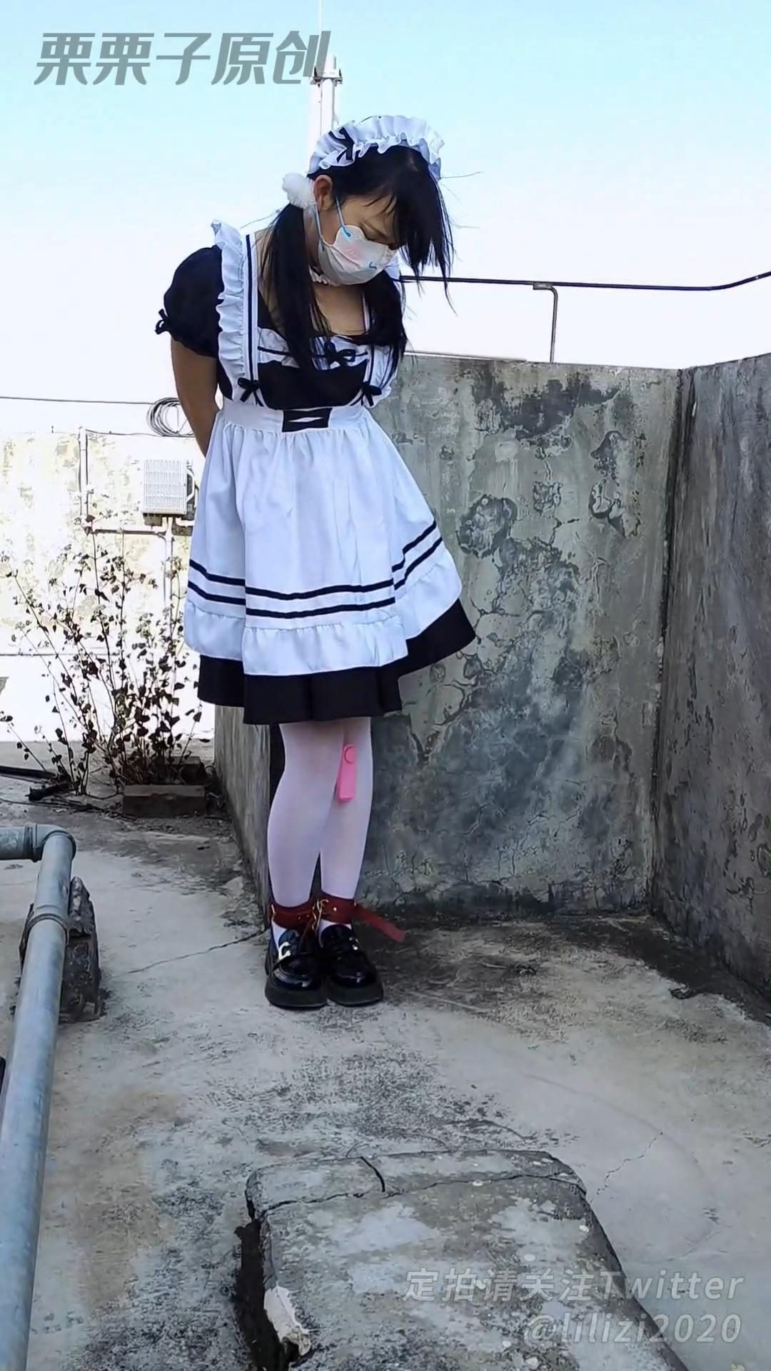《少女户外调教合集2》户外、户外失禁、调教、楼梯间失禁、天台束缚调教、书店捆绑调教、旗袍、女仆、黑丝、白丝-4