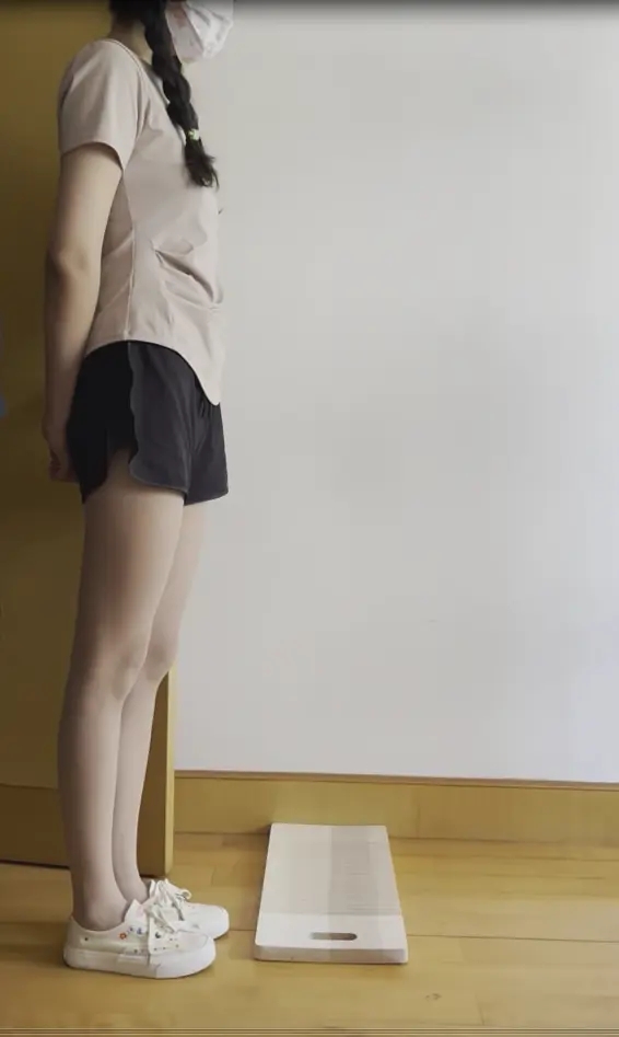 光脚肉丝搓衣板罚站惩罚-3