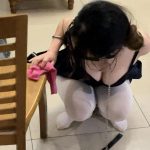 《调教师日记之特殊少女改造记》-3，白丝镣铐束缚家 奖励，小X习惯并适应了这里，承担起家务等工作，但必须佩戴镣铐等，防止再次逃跑