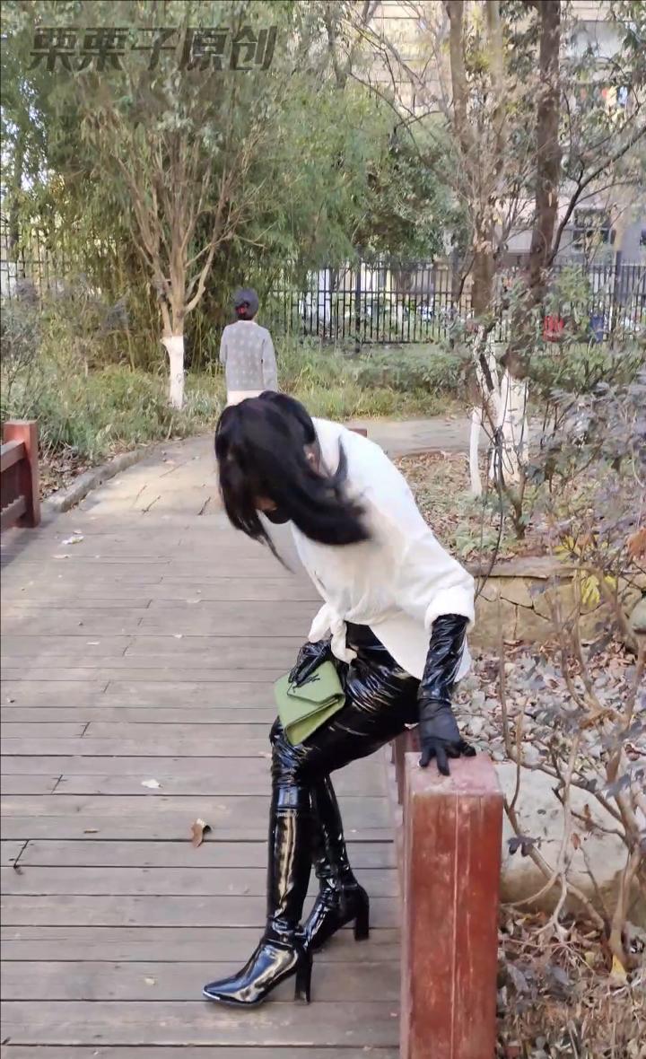 【栗栗子原创】《被命令的女销售员 01/04合集》户外、小区TJ、商场TJ、跑步机TJ、路边失禁、OL、高跟鞋、龟甲缚、胸缚-3