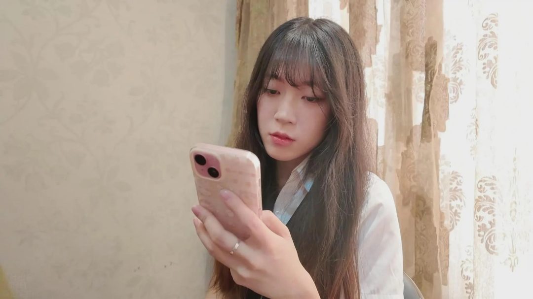 与谁共眠·袭向清清侦探的暗影-2