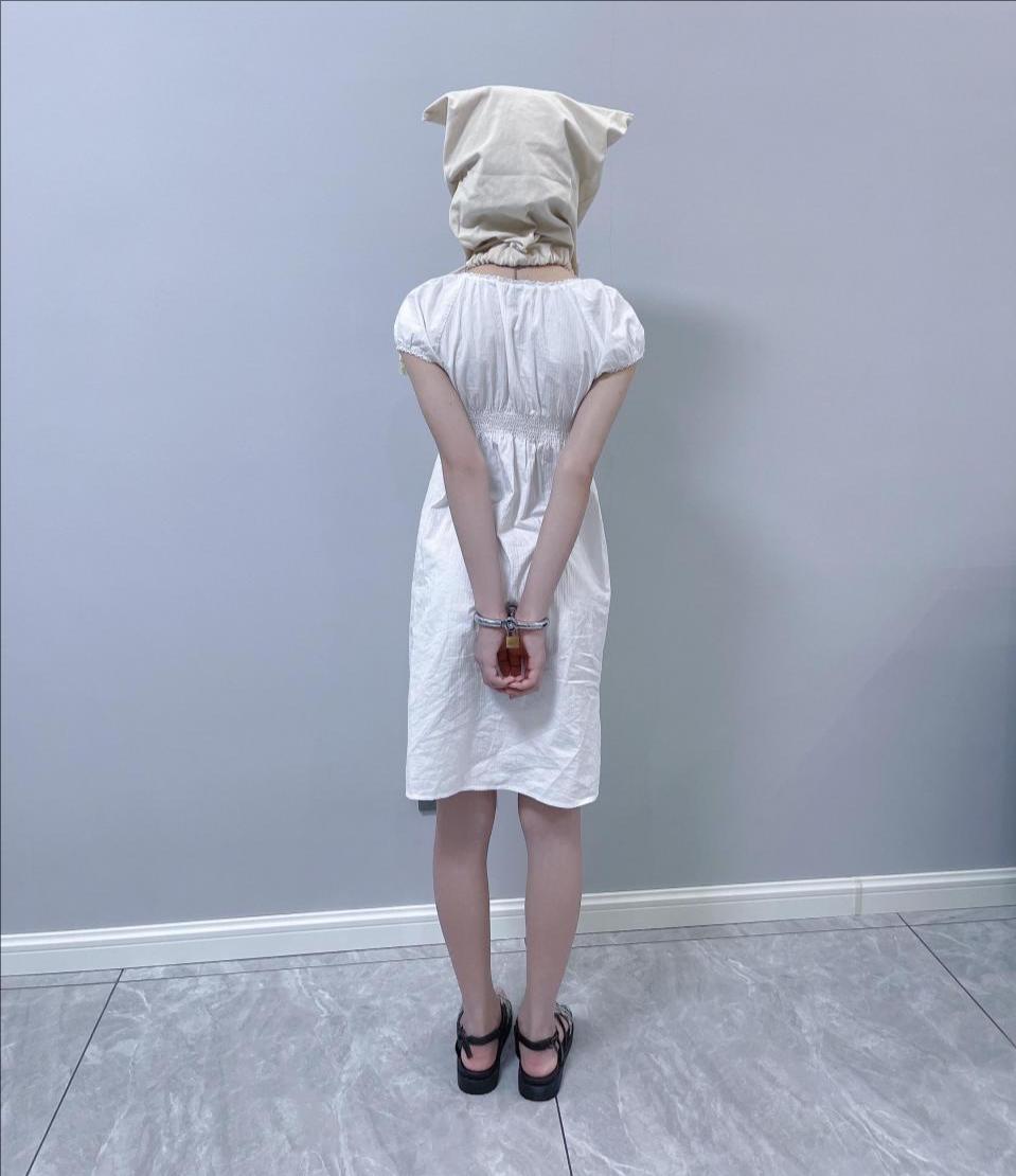 萝莉茶茶的女囚体验2-训诫SP、入狱模拟、人字枷、凉鞋、麻袋套头-4