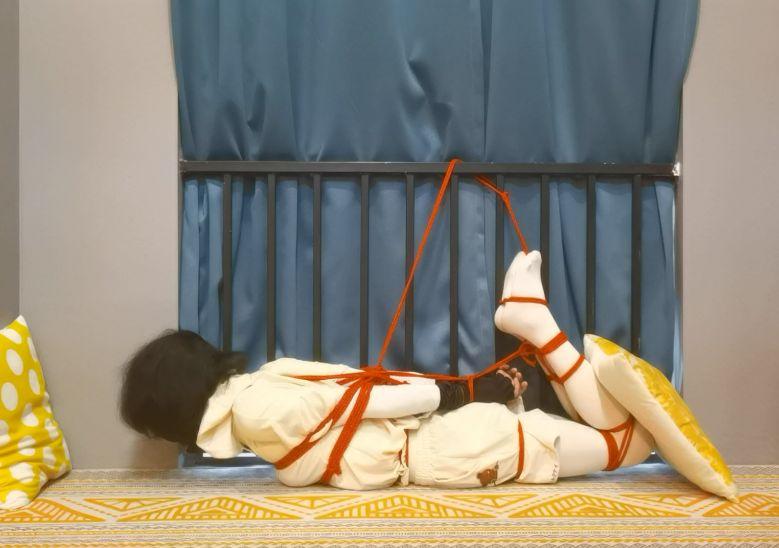 固定在栏杆下动不了的直臂驷马自缚教程-1