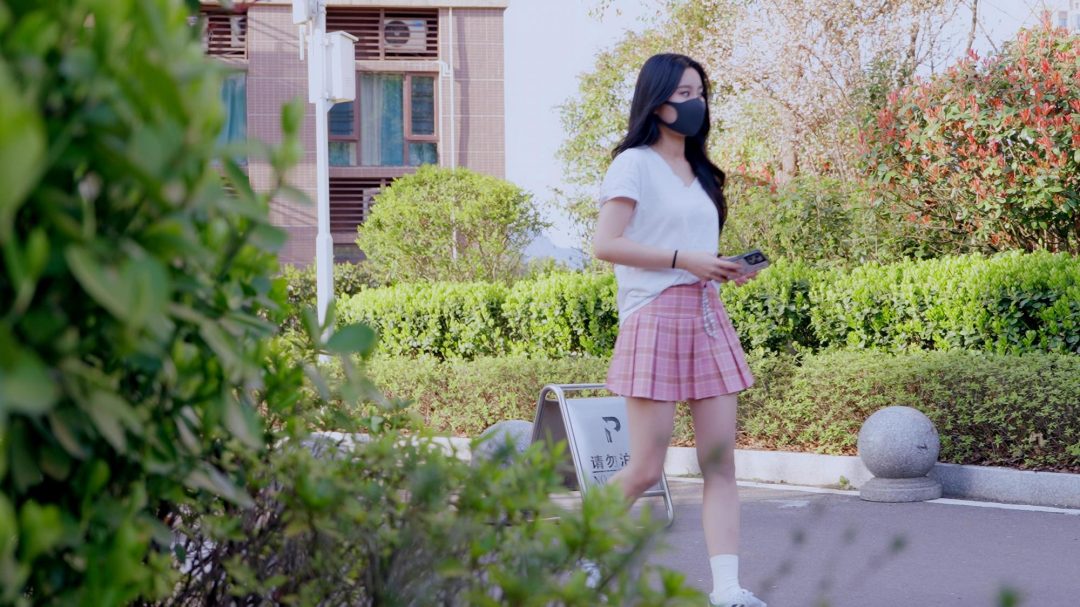 【悠米定拍】《调教女M5》美女外出 捂晕 驷马 丝袜勒嘴 胶带封嘴 大号口球 单手套 开腿器……-2