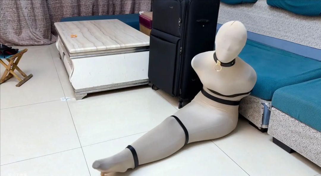 在游戏开始之前·小女王双丝全包绝望装箱-9