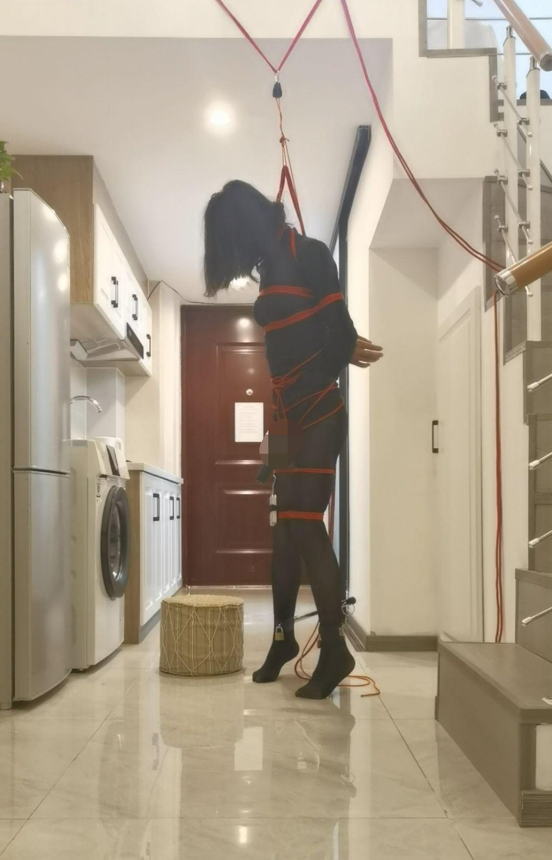 垫脚吊脖钢构电击罚站自缚-7