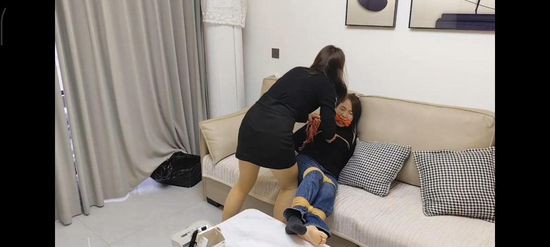 女同事（1）入室被捆绑-3