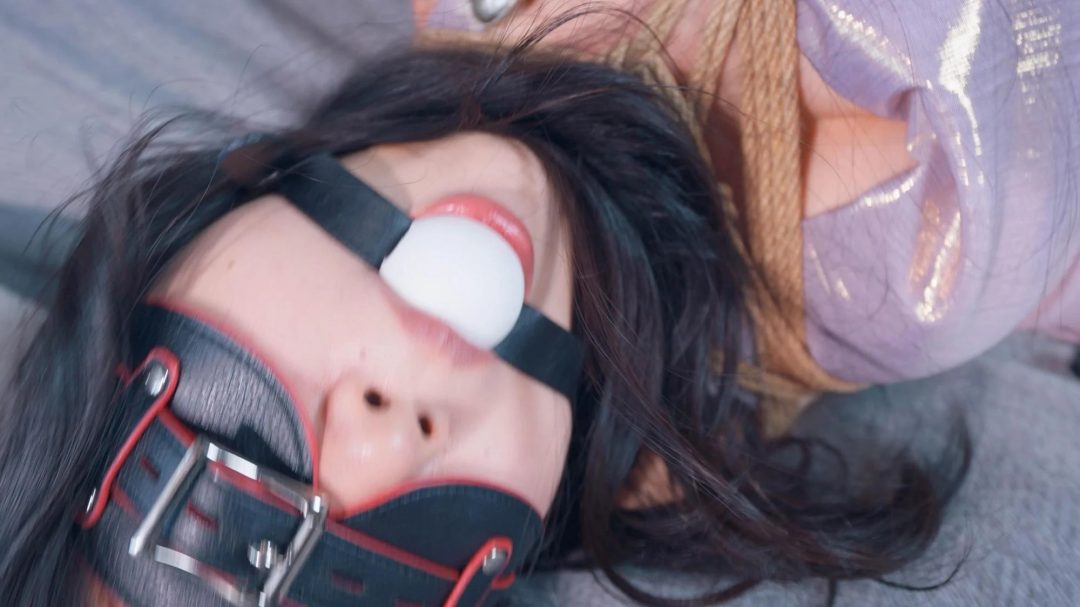 《应聘的女模特》2 紧缚+并腿+口球堵嘴+Tk+抚摸+丝袜堵嘴+胶带堵嘴-1