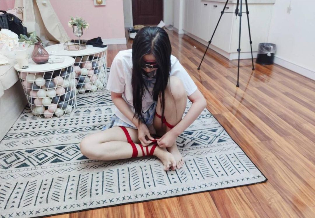 长腿女s初次脱缚挑战-3