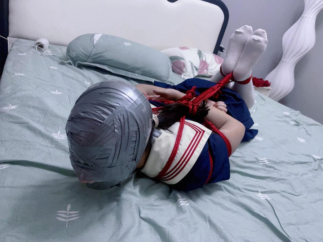 硬核素人体验3-现役jk体验胶带包头感官剥夺驷马、热缩袋套头、SP、tk，长时间高强度狠虐！-7