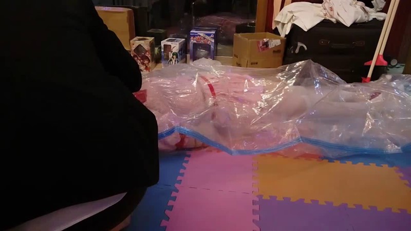 蕾咪乳胶头套五花大绑真空袋连续循环窒息一小时，挣扎不断，求生本能-3