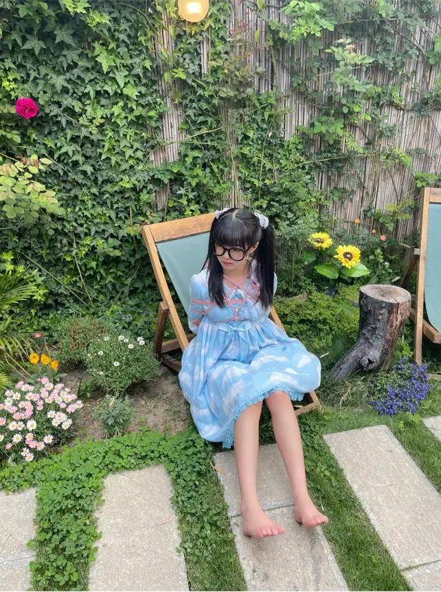 双马尾lo娘茶茶の户外裸足驷马写生TK放置-6