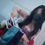 《欠债人妻》第三集 妩媚人妻心甘情愿沦落为金钱的玩物 粘液 踩踏+吊缚+强制开腿器，高温蜡烛滴在身上+M开腿缚 浑身抽搐，最后跟我跪下磕头求饶。