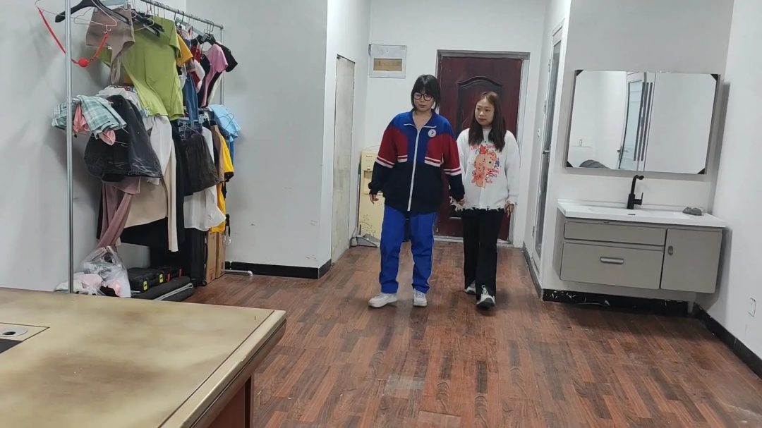 清纯女高小北为钱出卖身体当狗。尝到甜头出卖闺蜜-2