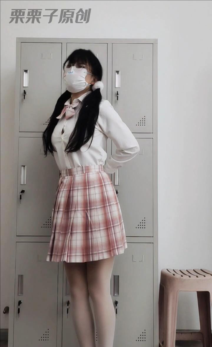 《被欺凌的乖乖女班长 05》 户外、马路、自缚、遥控、JK、双马尾、龟甲缚-2