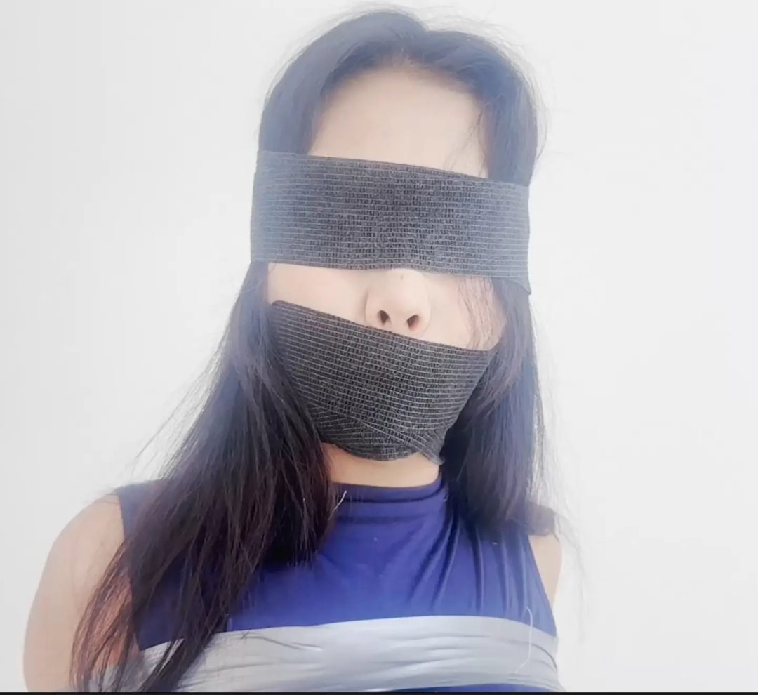 性感美女被入室捆绑-6