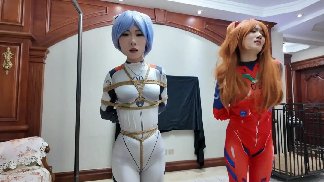 完蛋！我把美女捆绑了？——缚神挑战？落难的EVA等身手办！-5