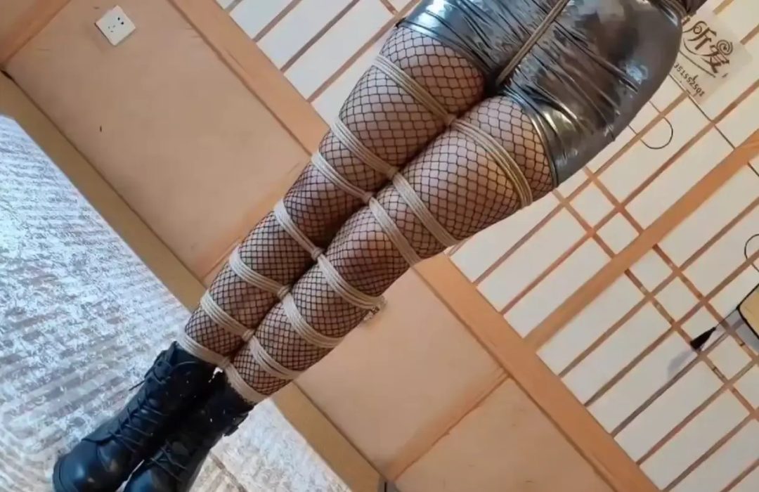 性感雯雯鸡翅膀紧缚调教-2