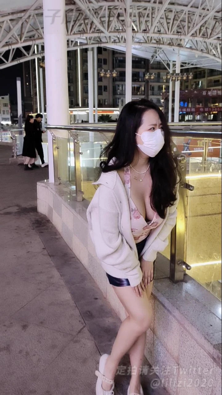 《被强制的女主播 01》 户外、广场调教、奶茶店调教、快乐蛋控制、短裙、女主播、肉丝-4