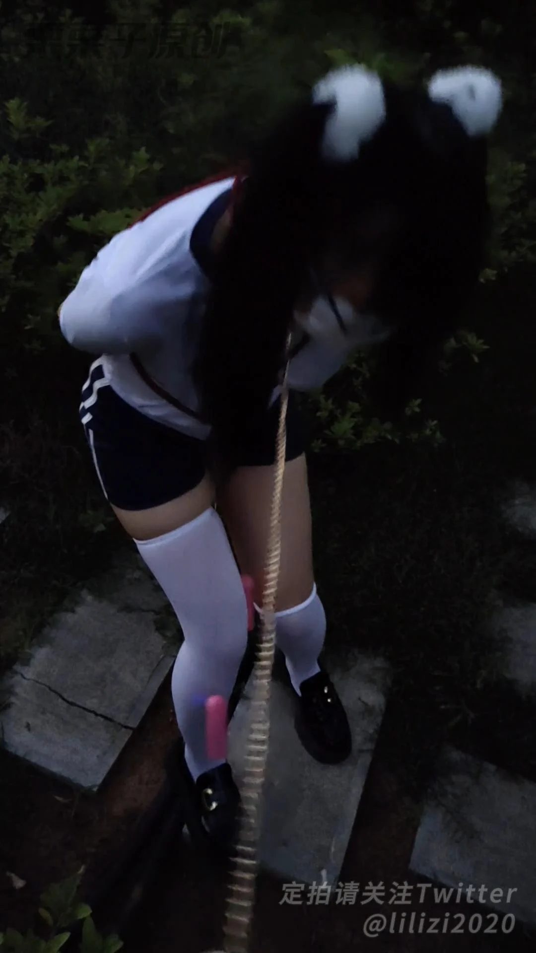 《运动少女的户外强高 01》户外、小区内失禁、运动服、自缚-5