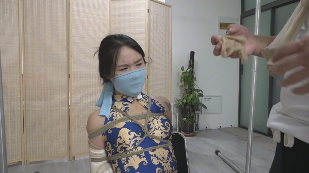 猎美陷阱·陷入丝袜陷阱的晓蕾-8