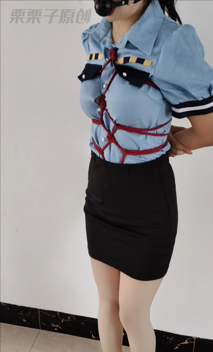 《被折磨的女搜查官 02》 定拍转公映，户外、楼梯间失禁、控制、制服、黑丝、高跟鞋、龟甲缚-7