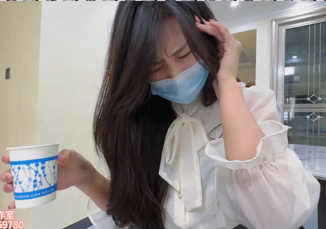 “刻薄”的反噬 挠痒 皮鞭 恋足 绑床 放置 折腿 控制 挣扎-2