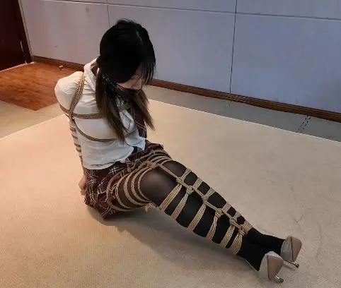 一绳所爱定拍，jk全身紧缚 丝袜 堵嘴 胸缚 高手缚 蛇缚 抚摸口 球 JK 直臂 全身缚-5