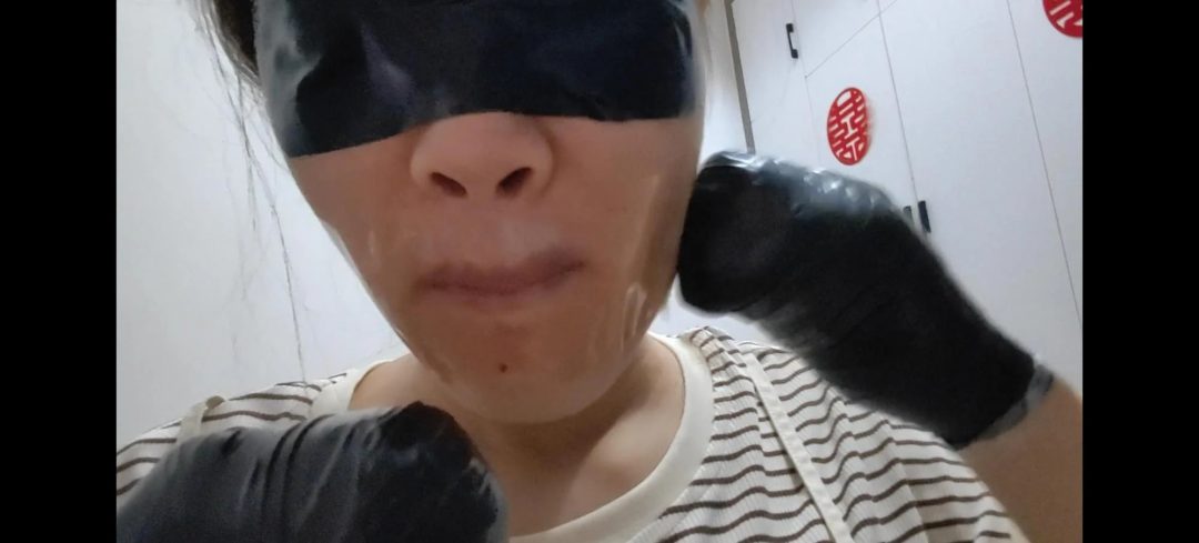 再度来感受胶布封嘴的媳妇-1