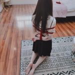 萝莉学妹草莓的单腿吊体验