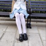 《惩罚堕落小M 07》 户外、户外失禁、小区内调教、快乐蛋控制、百褶裙、双马尾女、白丝