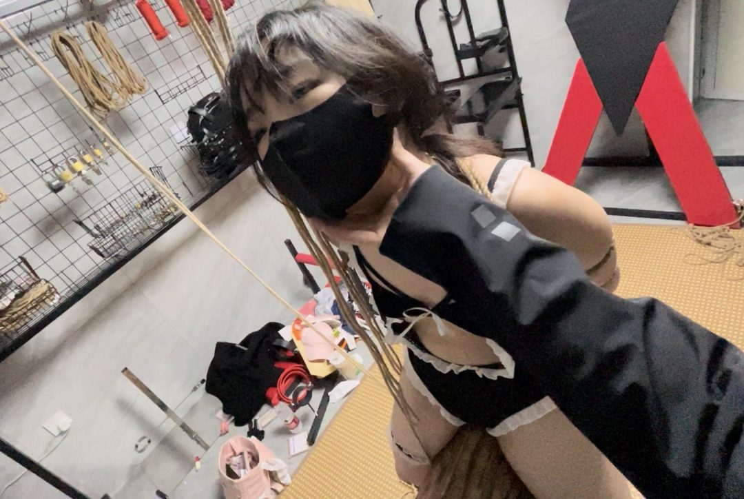 线下真实调教之新模18岁高中生小妖女仆装三角木马调教！-2