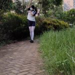 《运动少女的户外 01》户外、小区内失禁、运动服、自缚