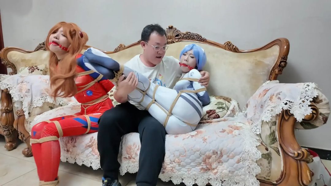 完蛋！我把美女捆绑了？——缚神挑战？落难的EVA等身手办！-6