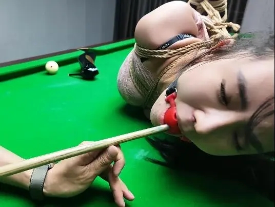 一绳所爱定拍，杨若琳台球厅 丝袜驷马 堵嘴 胸缚 口球 直臂全身缚-1