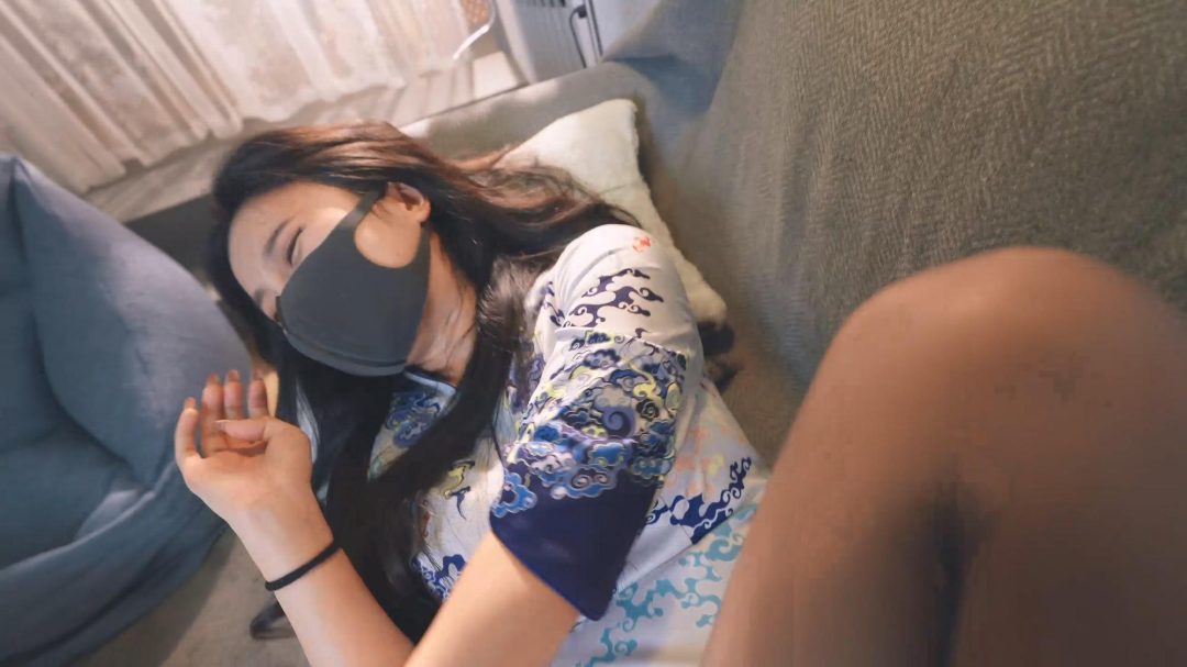 《美女空姐劫持记1-4》】K9+足控+挠痒+车内+猥琐入室+原味丝+内裤堵嘴+装入行李箱+脚链-6