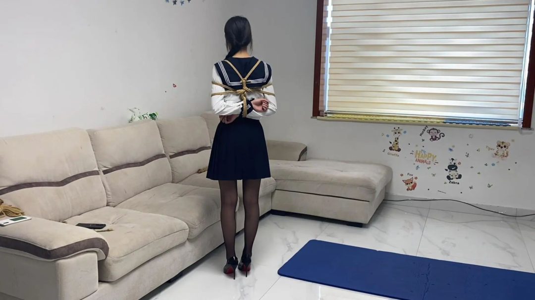久违的长腿妹-直臂分腿驷马+放置挣扎+翻动+腿部解开+展示-3