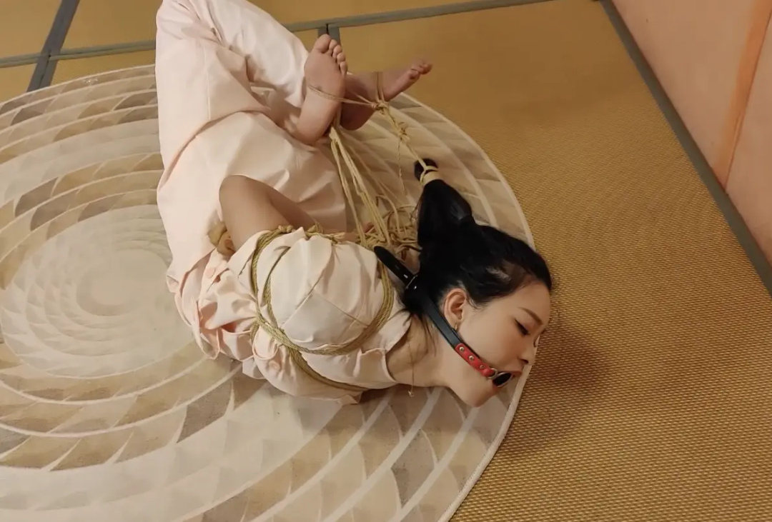 小护士洛洛极限驷马逃脱-2